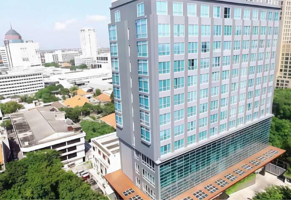 그랜드 위즈 호텔 프락시스 수라바야 구글 TV