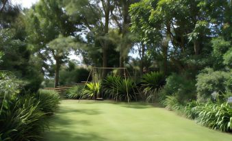 Bed & Breakfast at Kiama - Housity
