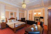 Adelphi Hotel