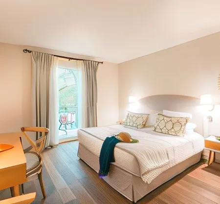 Hotel Spa & Restaurant Cantemerle