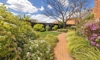 Oxley Court Serviced Apartments