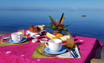 Linareva Moorea Beach Resort