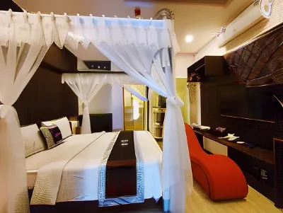 Kha Thy Hotel 2 Các khách sạn gần Tạp Hóa Đức Long