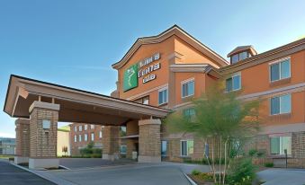 Holiday Inn Express & Suites Tucson