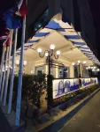 La Boutique Residence Hotels near Caves Shopping Center