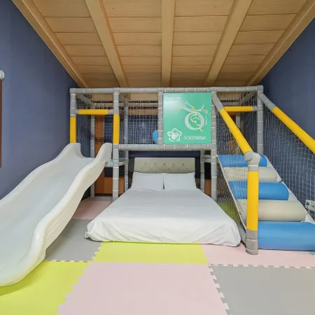 Gapyeong Polaris Kids Spa Pension Отели рядом с достопримечательностью «Храм Тэвонса»