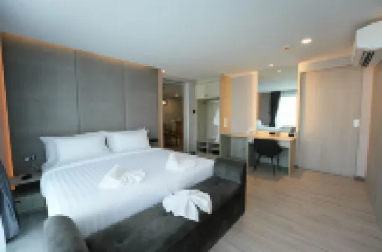 Aura Hotel Hatyai Songkhla Hotel berhampiran Wat Mae Toei