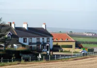 The Windmill Inn - Whitby Hotels in Robin Hood's Bay