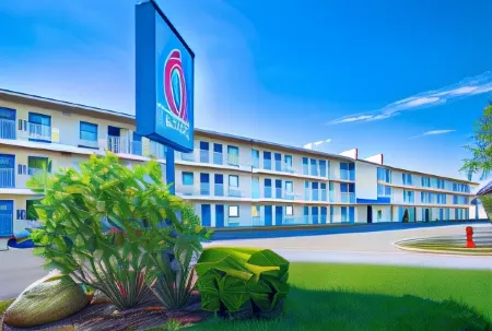 Motel 6 Warren, MI - Detroit East