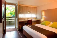 Campanile Chartres Hotel dekat Sports Complex of the Madeleine