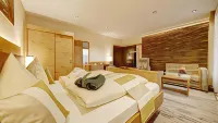 Wellness-Hotel Konditorei Cafe Talblick Hotels in Unterreichenbach