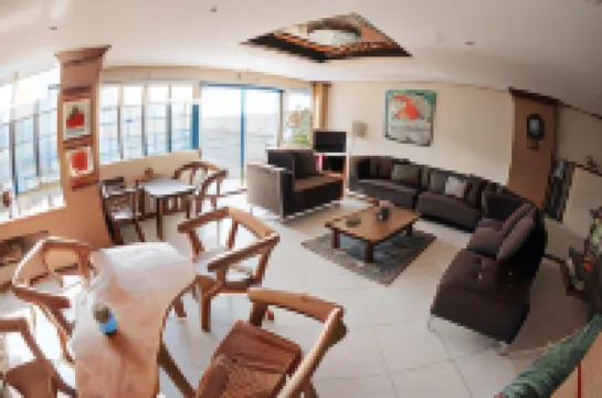 The Half House by Elmar Cabin