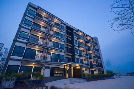 The Residence Thepkanjana