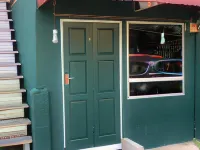 Rumah Tepi Istana - parking