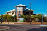 Club Motor Inn