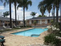Town & Country Motor Inn Hotels in Hillvue