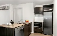 Melbourne Carlton Central Apartment Hotel Official - balcony
