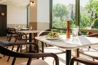 Athinais Hotel