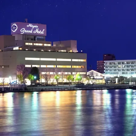 Niigata Grand Hotel Отели рядом с достопримечательностью «Порт Ниигата»