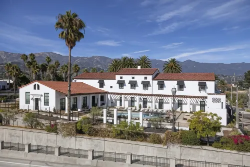 Moxy Santa Barbara Hotels in Santa Barbara