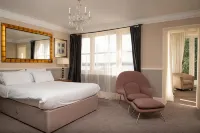Royal Hotel, Bar & Grill - 2-Star