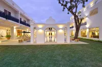 J Resort Hotels near Haiduan Station