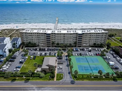 445 Amelia by the Sea 3 Bedroom Condo by RedAwning