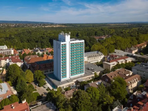 Hunguest Hotel Panoráma Отели в г. 