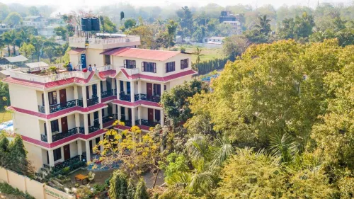 Chitwan Park Village - Bergblick