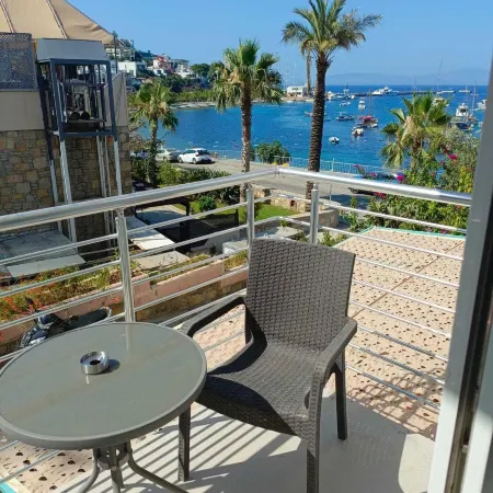 Mia Hill Suites