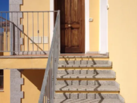 モダン 1 ベッド アパートメント スリープ 3 シービュー オンリー 700mt フロム シー ヴァッレドーリアのホテル