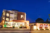 La Belle Hotel