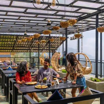 Zostel Plus Poombarai, Kodaikanal