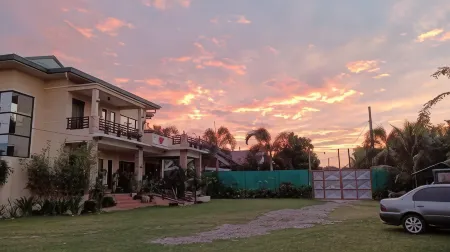 Elenem Resort Отели в г. Concepcion