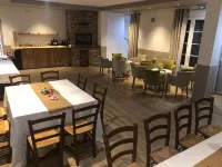 Auberge les Oliviers - breakfast