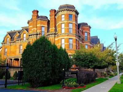 The Inn at 97 Winder Hotel in zona Calihan Hall
