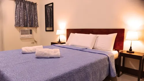 CounTess Pension House Hotels in Liloan