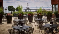 Waterfront Hotel Downtown Burlington - breakfast
