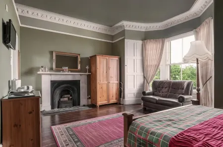 Aynetree Guest House Отели в г. Уайткрейг