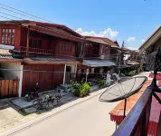 Chiangkhan Rueanmai Guest house 1