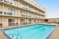 Days Inn by Wyndham Cranbrook Conference Centre - Pool