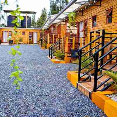 Lux Suites Luxylife Studios Kenol Hotel Exterior