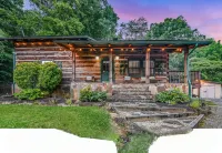 Hidden Acres Lodge 3 Bedroom Cabin Hotels in Sevier County