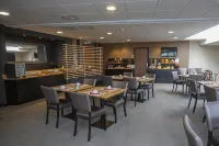Hôtel Mercure Vannes le Port - breakfast