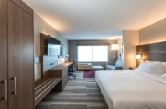 鳳凰城北歡樂谷智選假日套房酒店