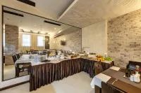 Grand Royale Apartment Complex & Spa - breakfast