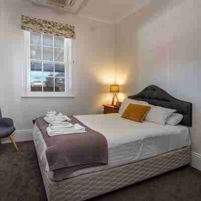 Metropolitan Hotel Rooms