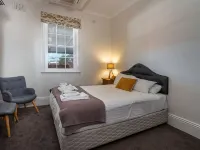 Metropolitan Hotel Hotels in Orange