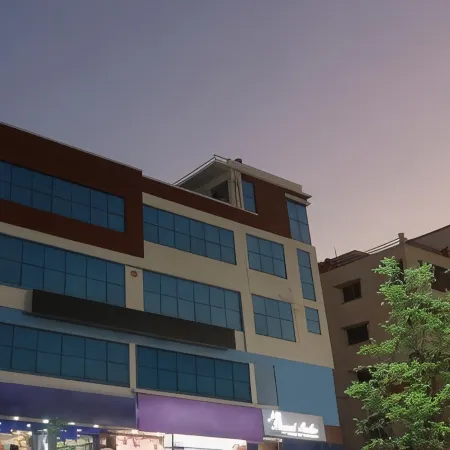 Itsy Hotels J A Royal Suites Manikonda Отели рядом с достопримечательностью «Оушен Парк»