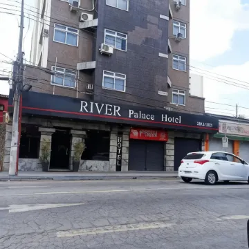 River Palace Hotel